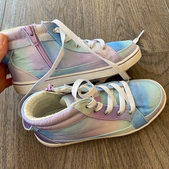 Cute Hightop Shoes - Picture 2 of 5